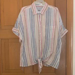 beach lunch lounge button up